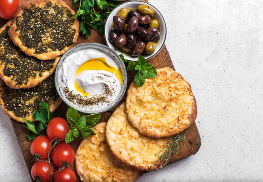 MINI MANAKICH ZAATAR & FROMAGE ( mini pizza libanais au thym et au fromage)