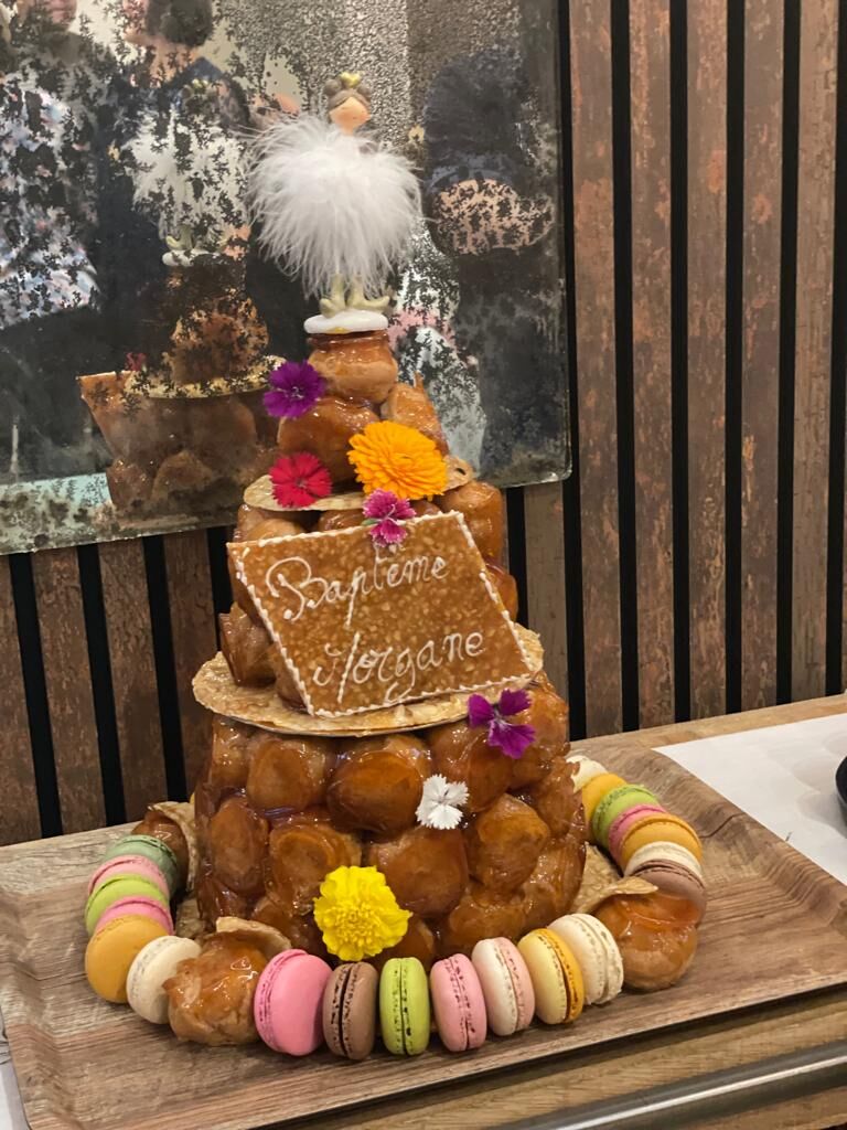 Piece montée et macarons 