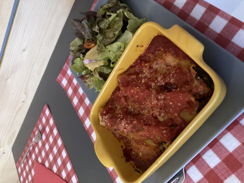 Cannellonis épinard ricotta et pignons de pin