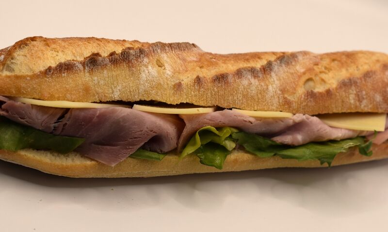 Jambon blanc, beurre, emmental, salade 