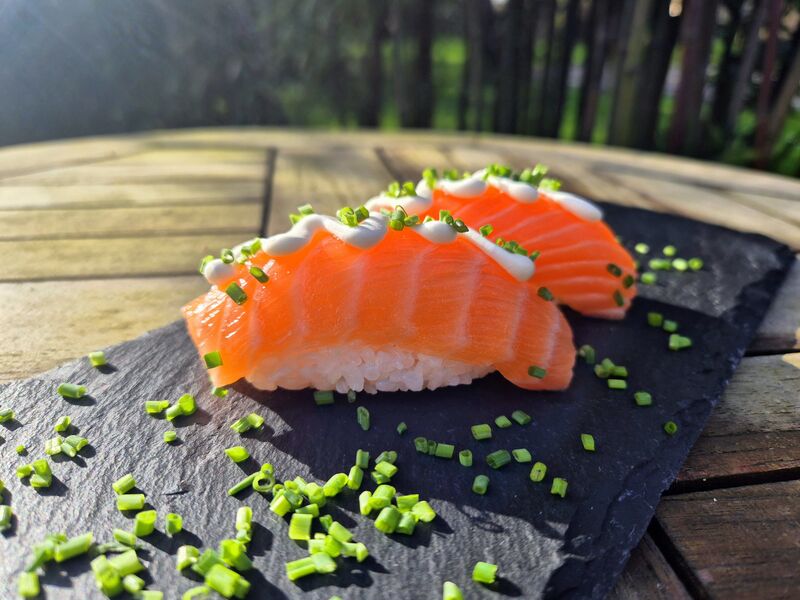 Nigiri Saumon, cream cheese & ciboulette