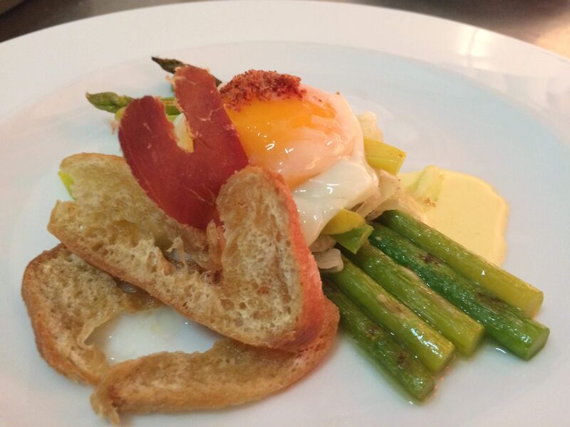 Espargo, Ovo BT e molho Holandês - New Years 17/18