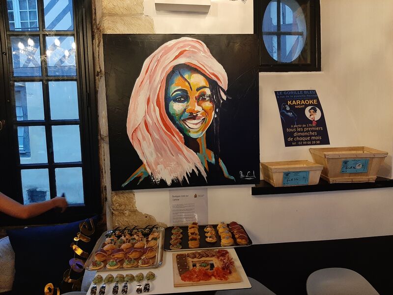 Le Gorille expose différents Artistes tout au long de l'année.