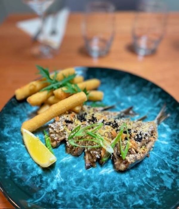 Sardines farcies à la niçoise et panisses