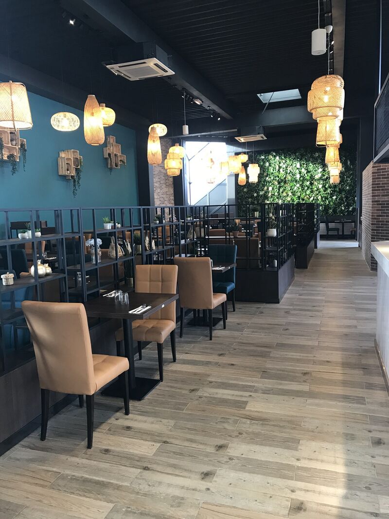 Notre salle principale.
Une autre salle au rez-de-chaussée ainsi qu'à l'étage sont disponibles.