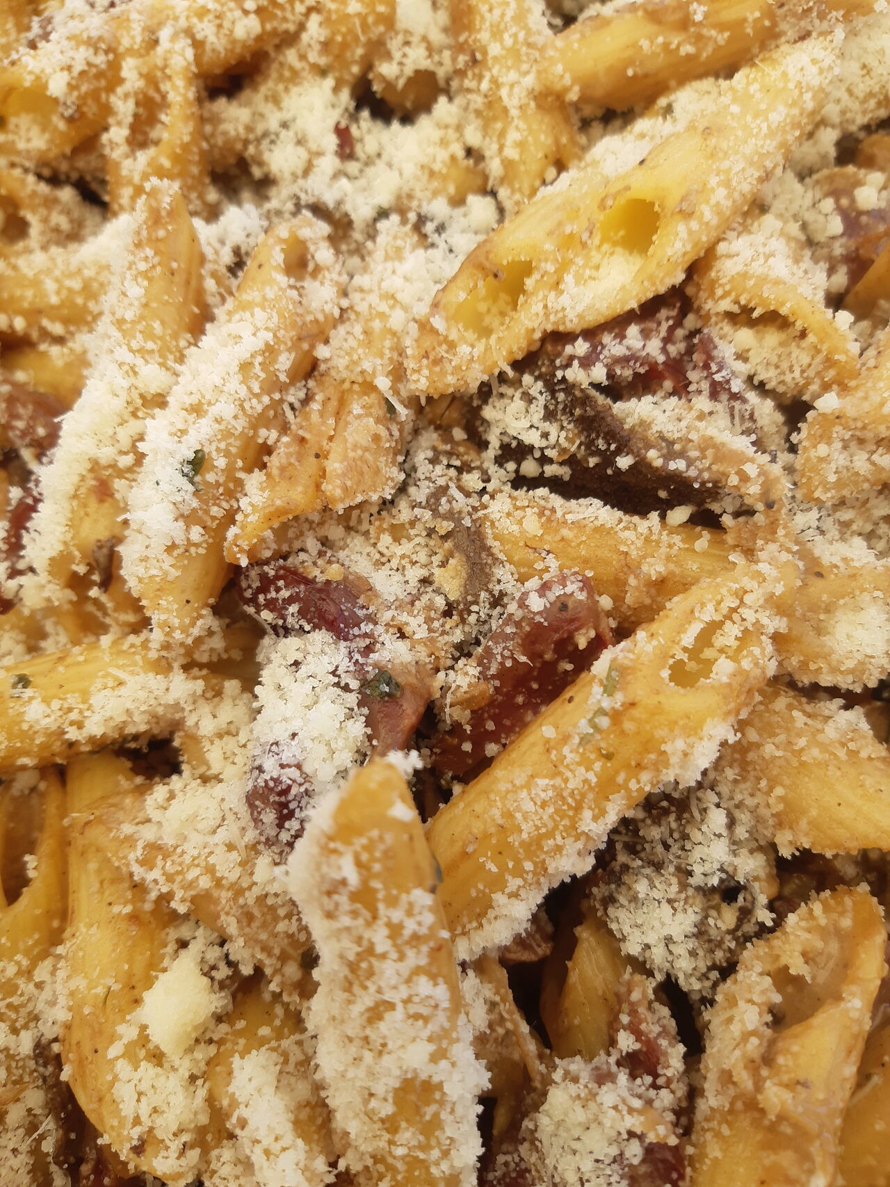 Penne aux cèpes et gésiets confits ,parmesan