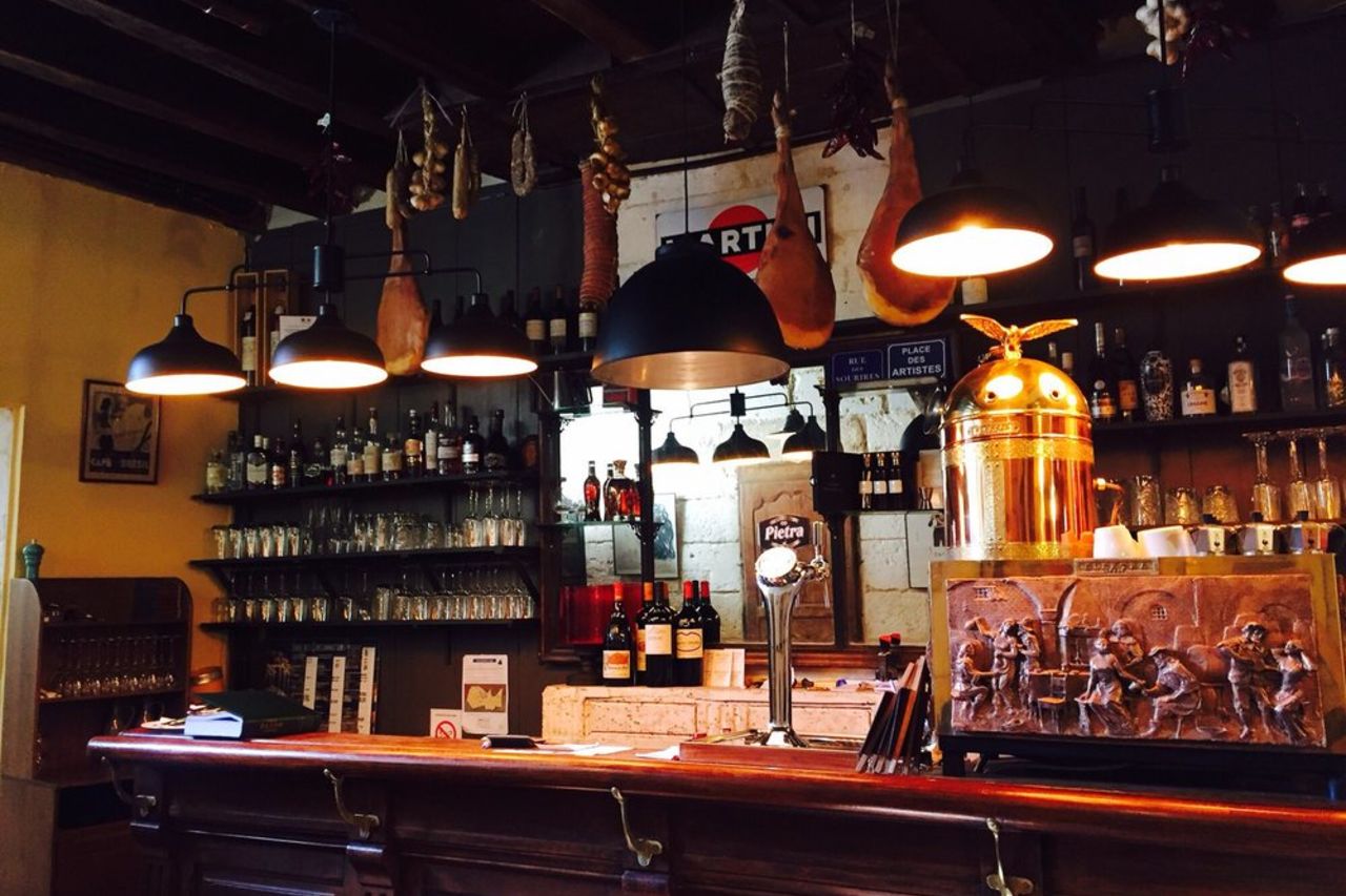 Bar