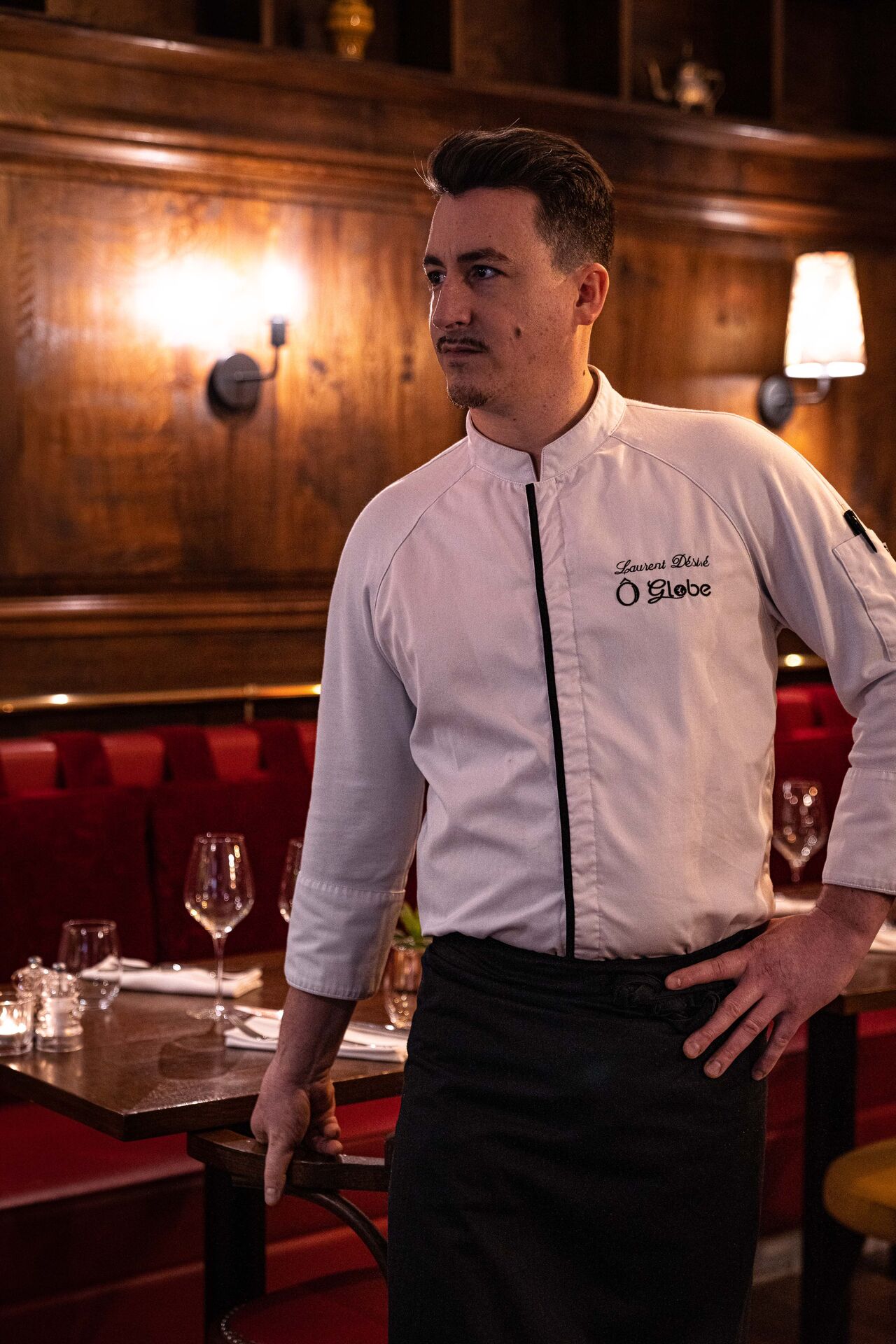 Laurent, le Chef. Vous fait voyager avec sa cuisine et régale vos papilles.