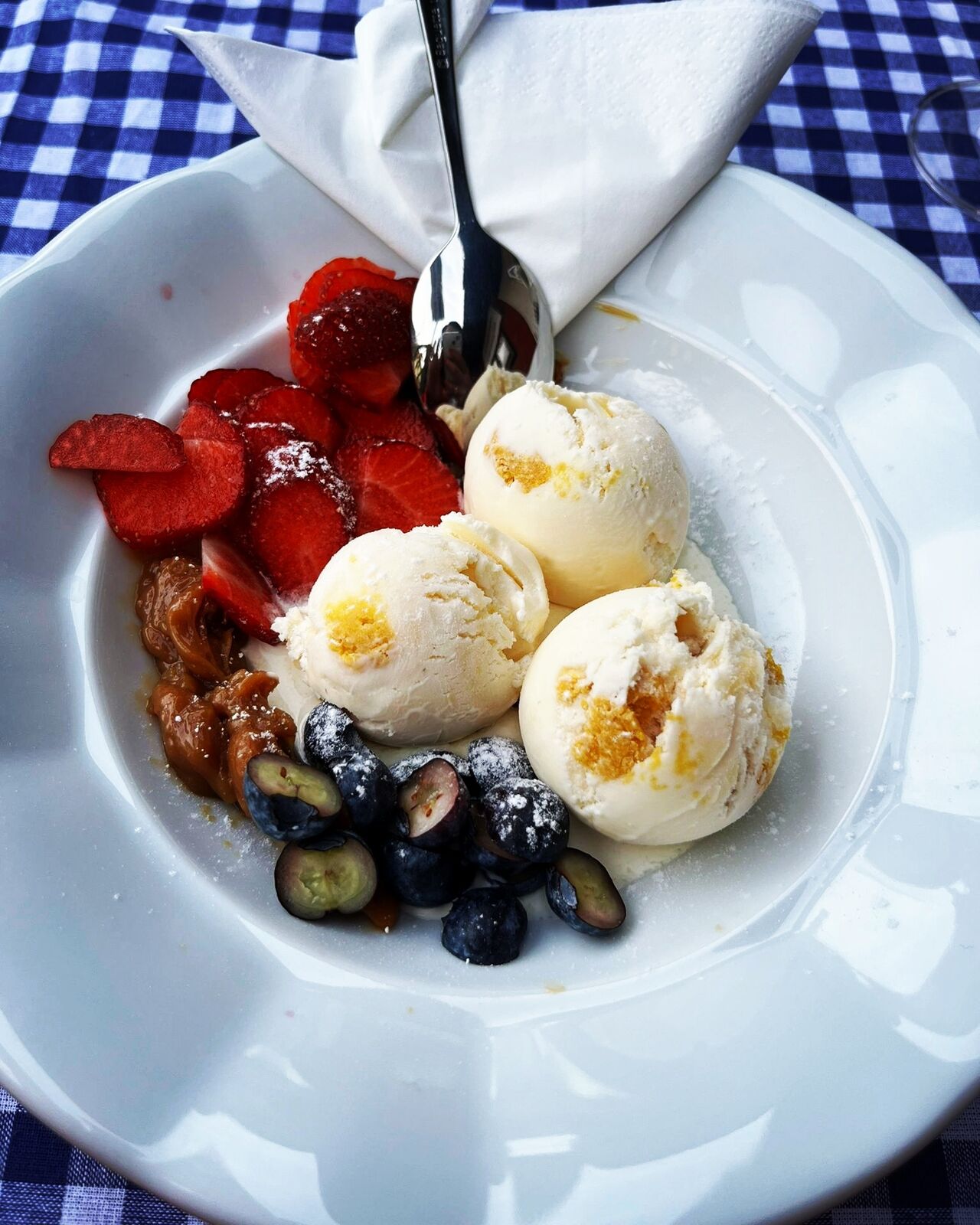 Yuzu zmrzlina s ovocem 