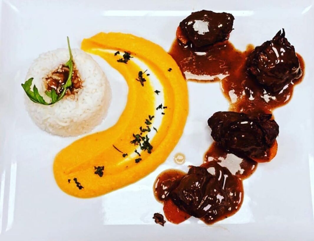 Sauté de cerf sauce grand veneur