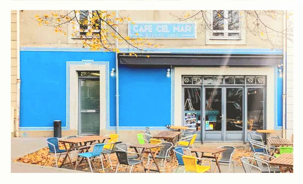 façade du CEL MAR avec l'ancien mobilier terrasse en attendant la nouveau mobilier et les beaux jours