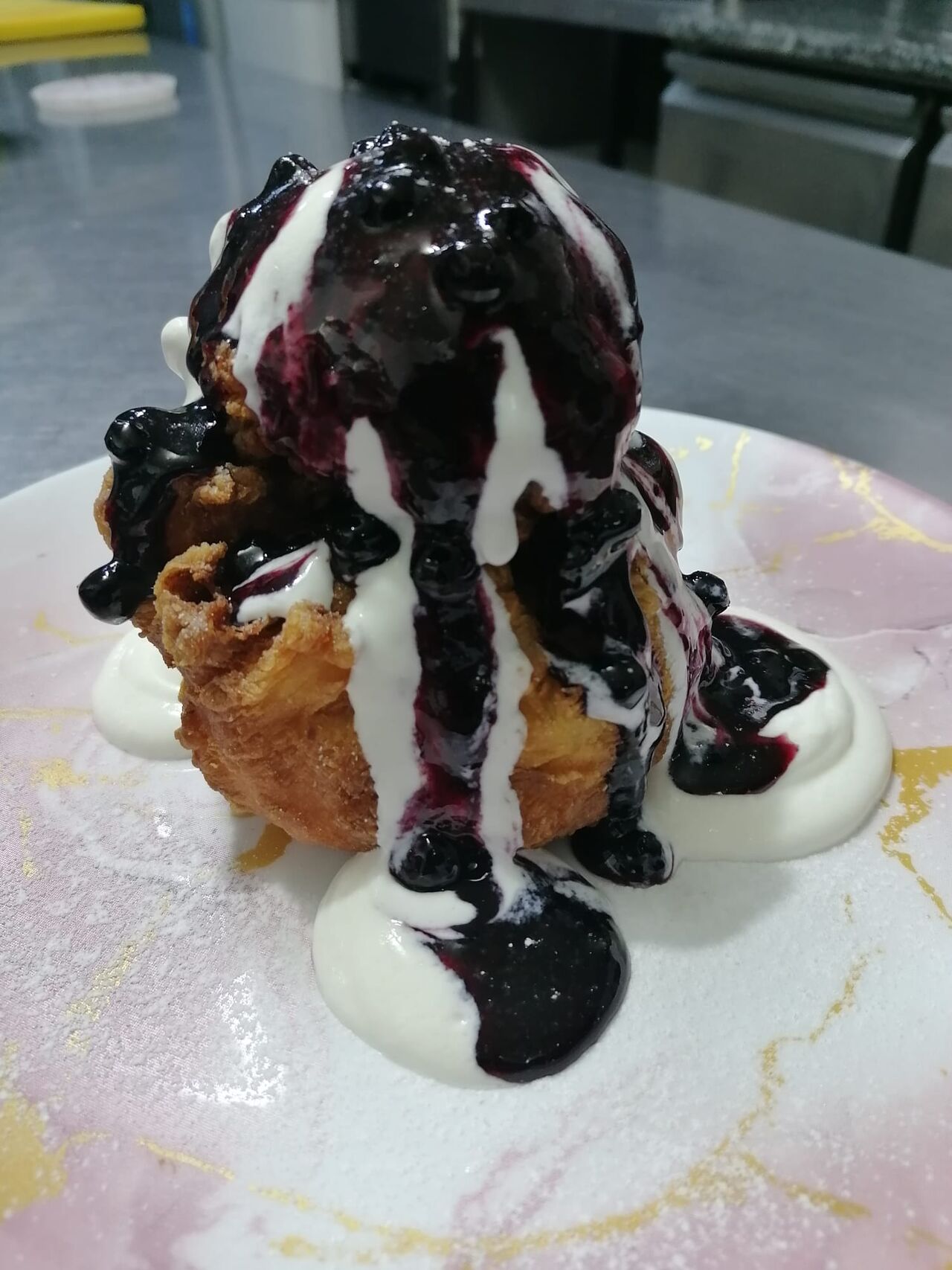 Loc mai e și pentru desert, nu-i așa? 🍰