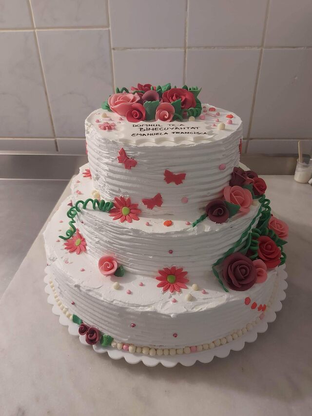 Tort aniversar de 15 kg