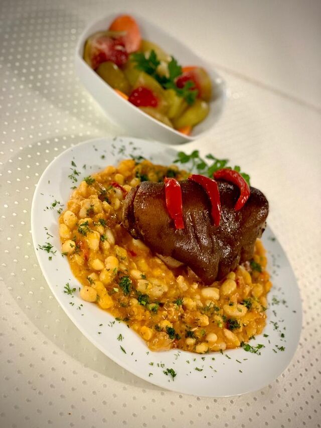 Ciolan afumat cu fasole