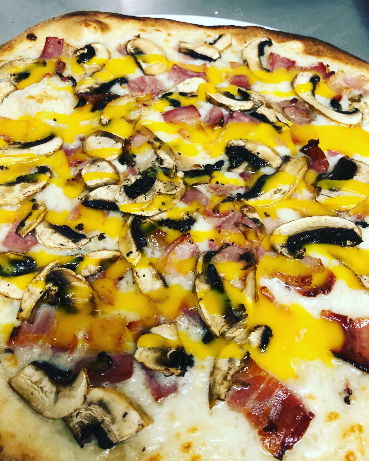 Pizza carbonara 
