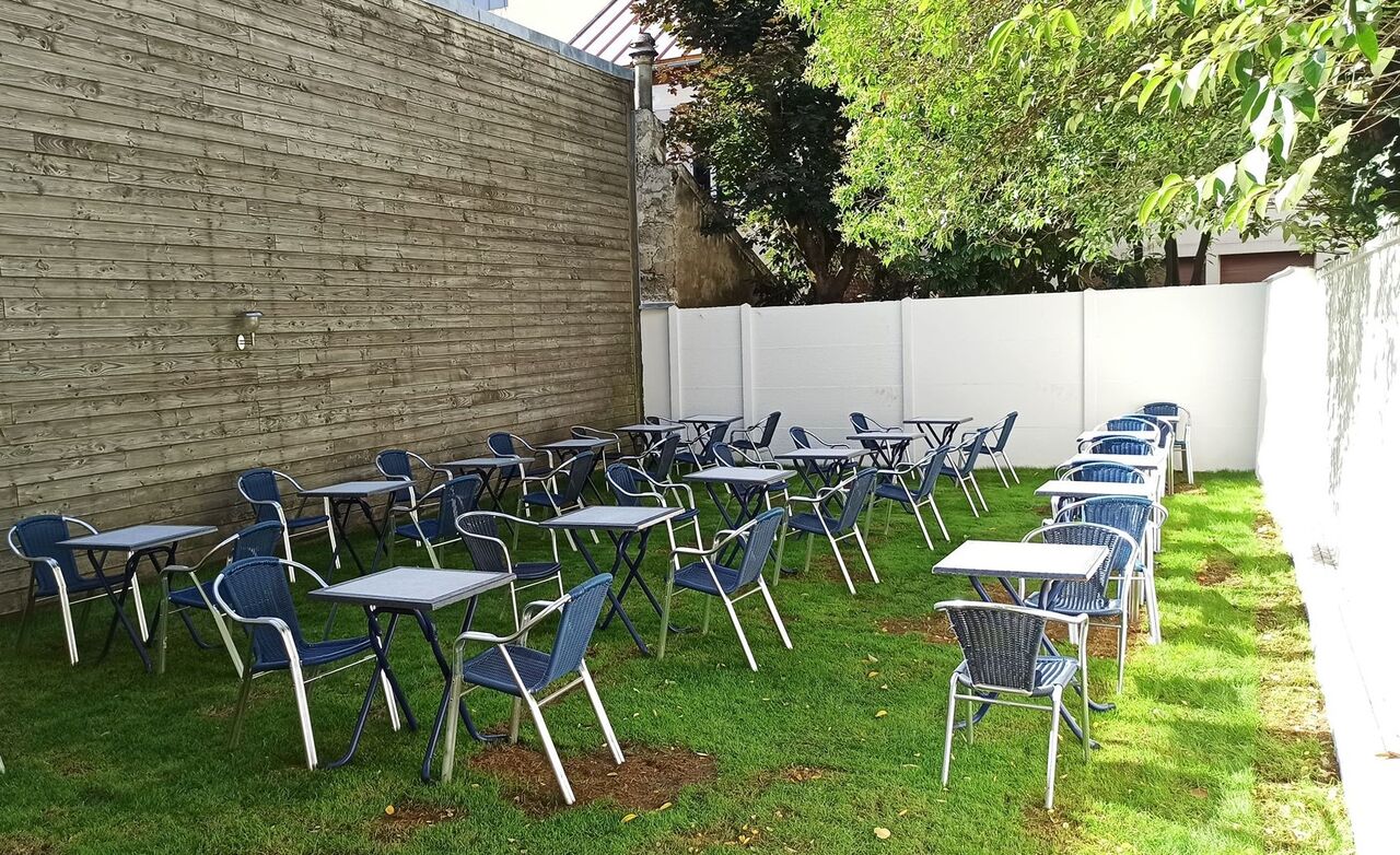 Terrasse à l’intérieur en plein air
