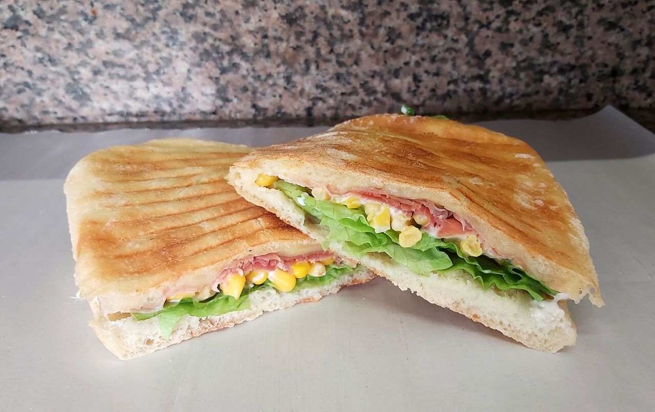 Sendvič pršut - sir