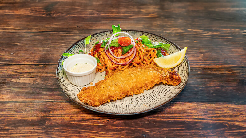 Escalope de veau à la milanaise, linguine à la sauce tomates-basic ou au Bleu d'Auvergne