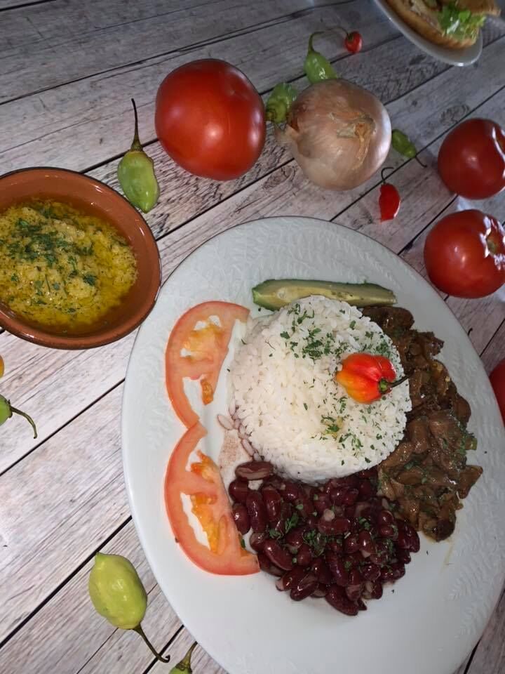 Riz haricots rouges et fricassée de lambi