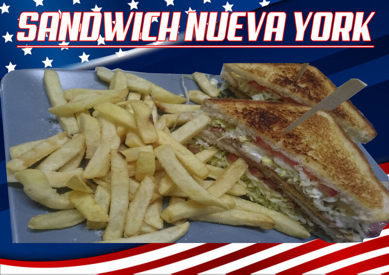 Atún, J.York, Huevo, Mayonesa, Lechuga, Tomate Natural en 3 pisos.