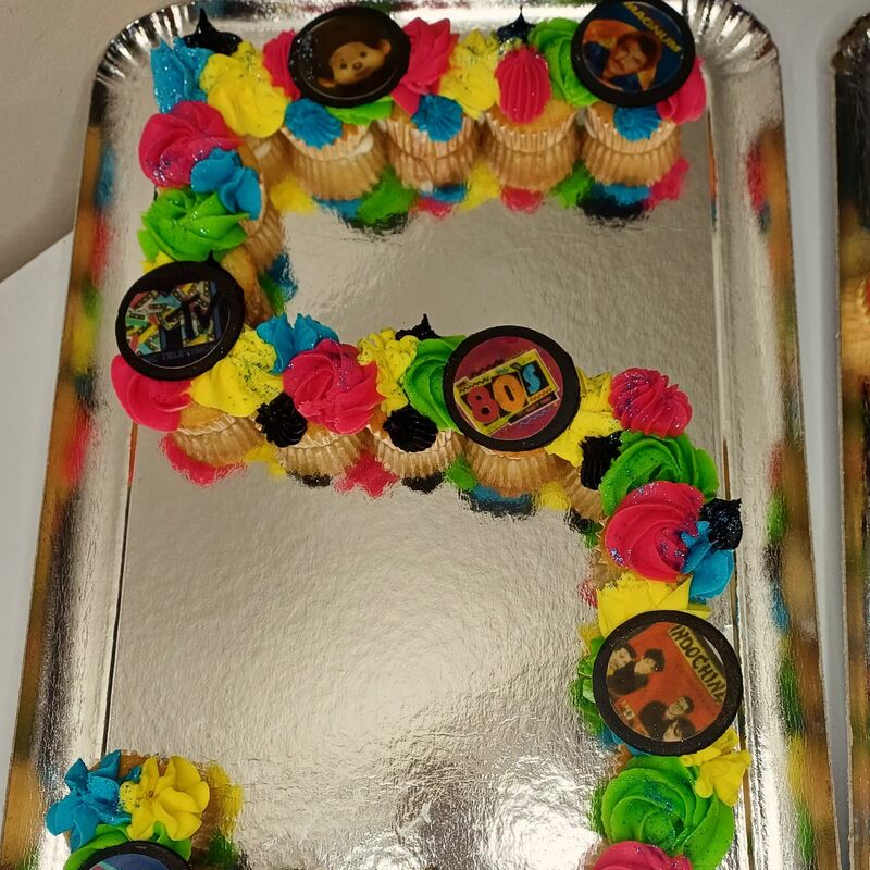 Number Cake thème années 80s