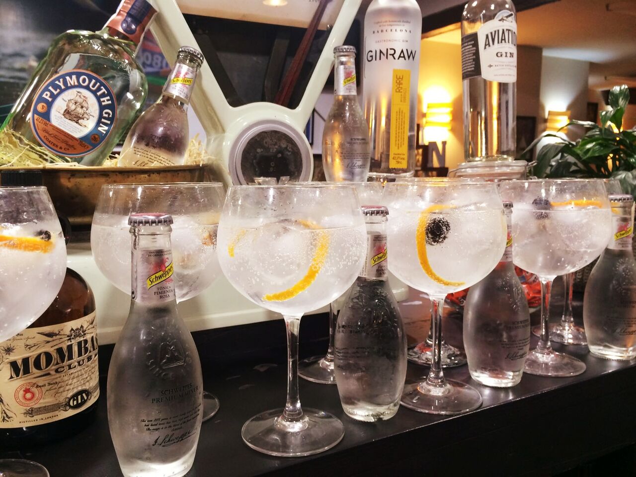 Y DESPUÉS DE LOS POSTRES...