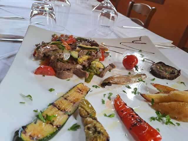 Straccetti con verdure saltate