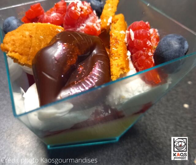 Entremêts individuel verrine citron fruits des bois