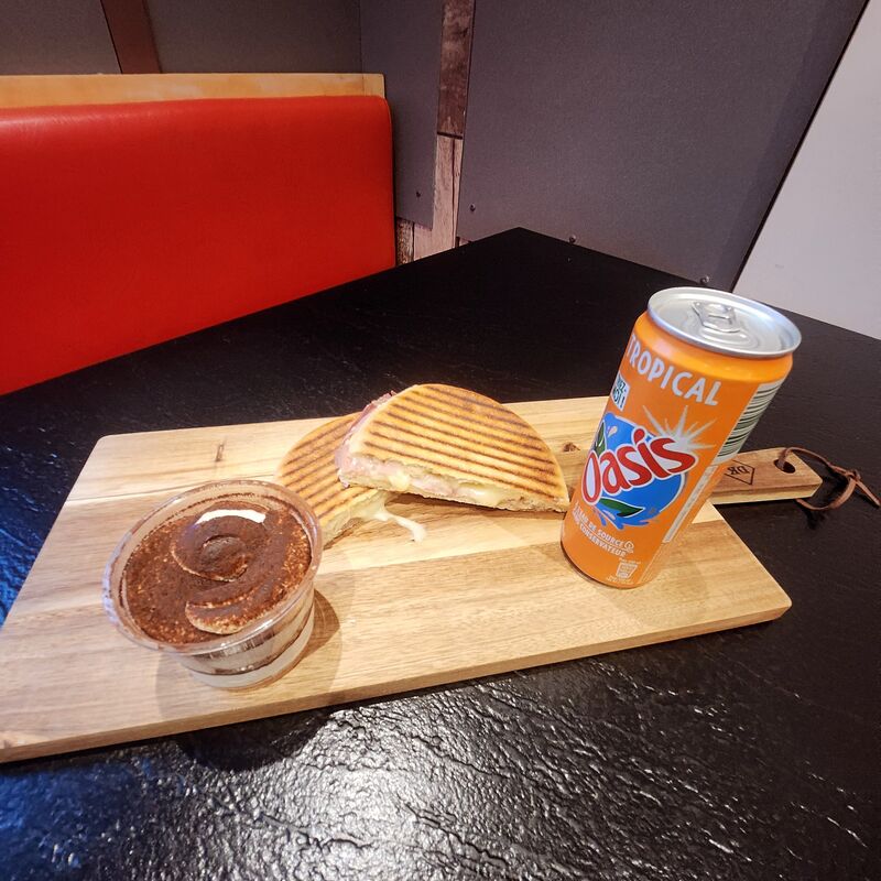 Menu panini (avec boisson et dessert) à 7€50