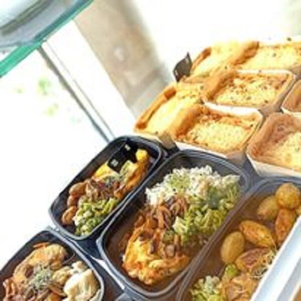 une large gamme de plats à déguster sur place ou à emporter