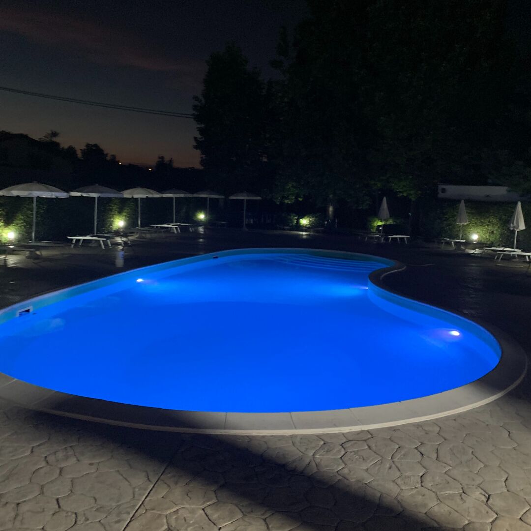 Piscina Principale di notte