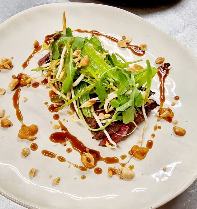 -Tagliata de Bœuf (Bœuf tranché), sauce saté (sauce cacahuète)