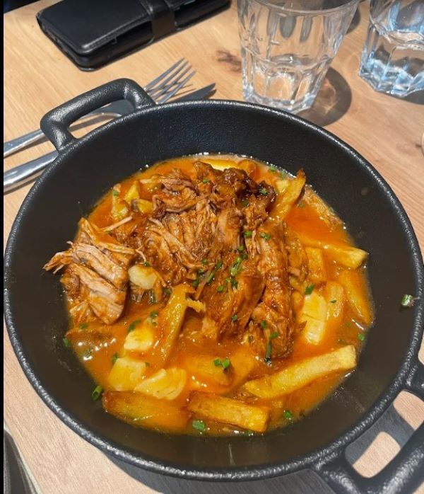 tabarnak une poutine porc