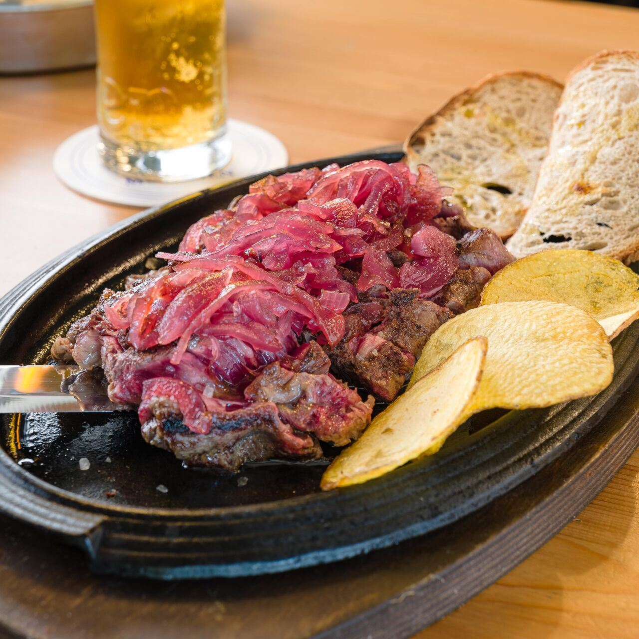 TAGLIATA DI SCOTTONA DA 350GR CON CIPOLLE DI TROPEA CARAMELLATE