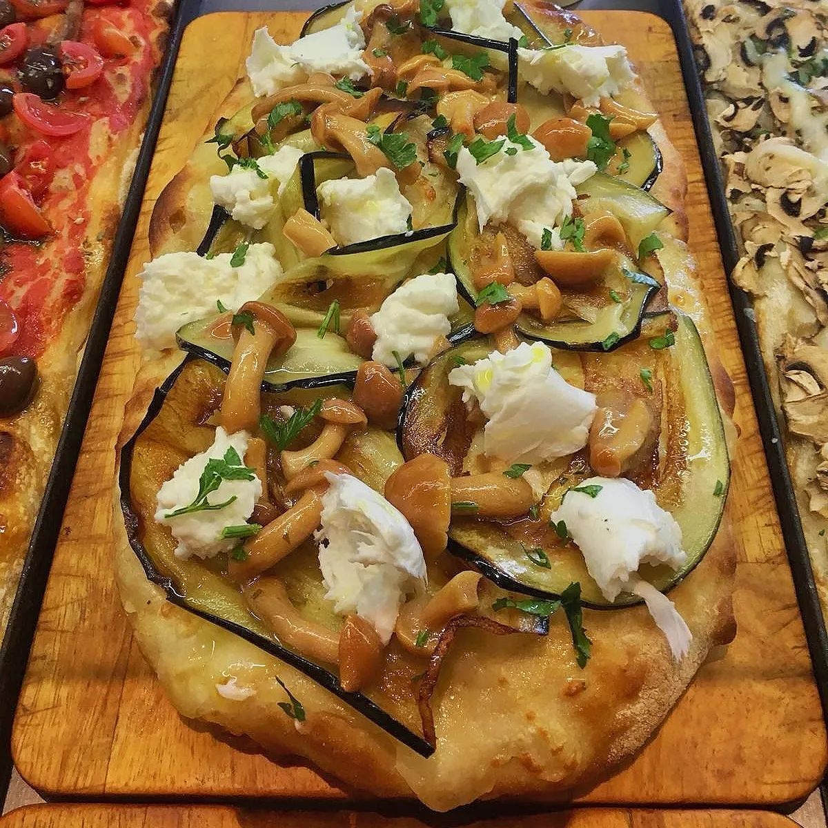 Melanzane, funghi chiodini e bufala