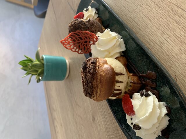 Profiteroles vanille et chocolat 