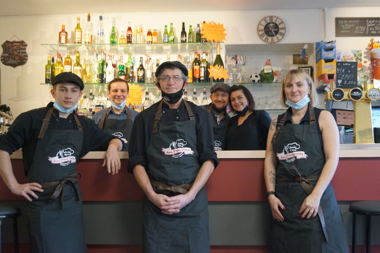 on tombe les masques pour la présentation
au deuxième rang : Damien - Fred et Mado
au 1er rang : Raphaël - Olivier - Virginie