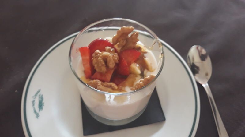 Uno de nuestros postres estrella.
“La Cigaleña’.
Pídelo cuando vengas a vernos.
Te sorprenderá