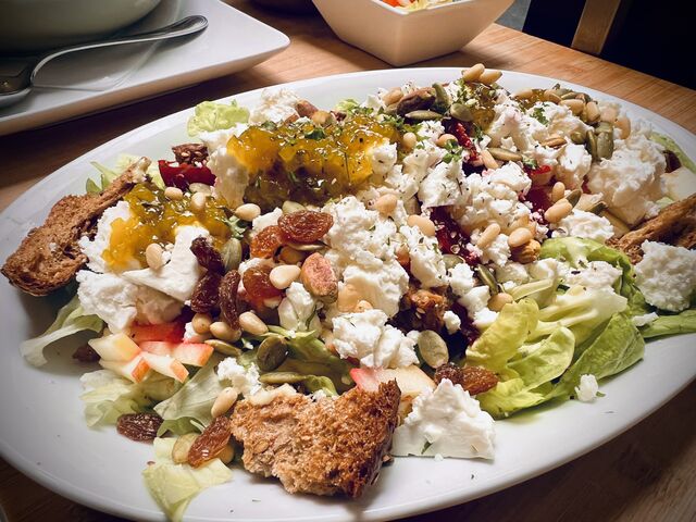 Salade rode biet, appel en feta