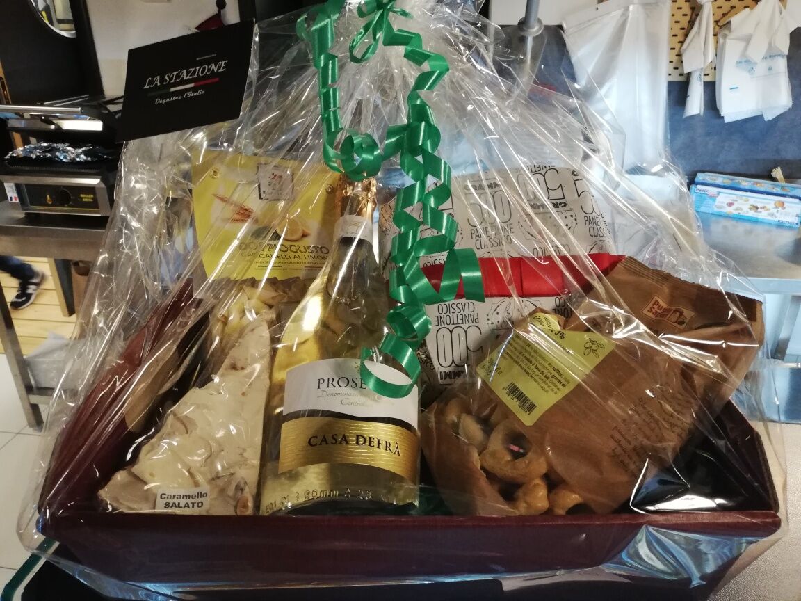 Composez vos paniers garnis. Nombreux produits aux choix pour faire plaisir à vos proches