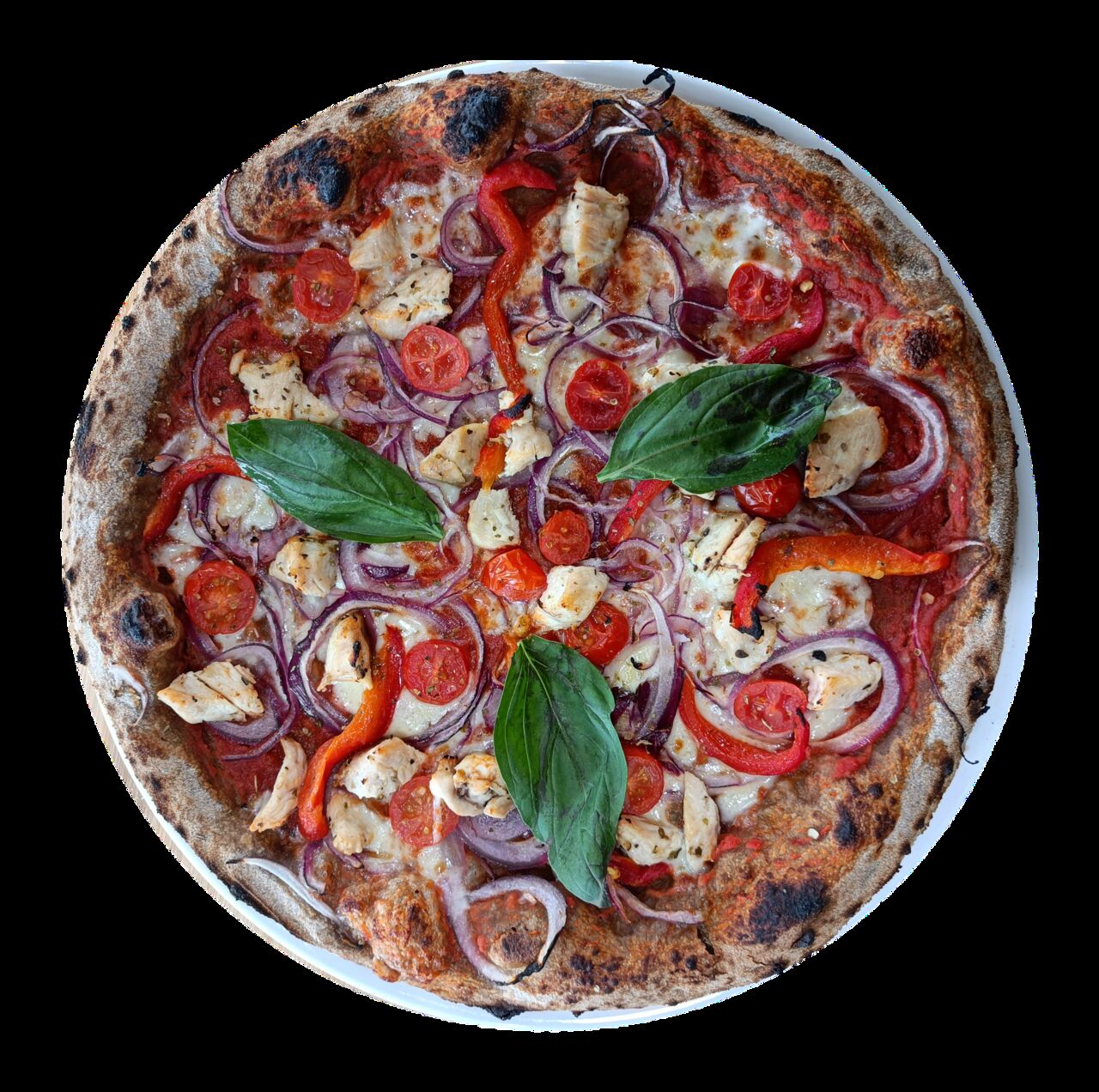 Juin La Pollo Basca - Base tomate, oignons rouges, poivrons rôtis, poulet à l'italienne, parmesan, origan, feuille de basilic 