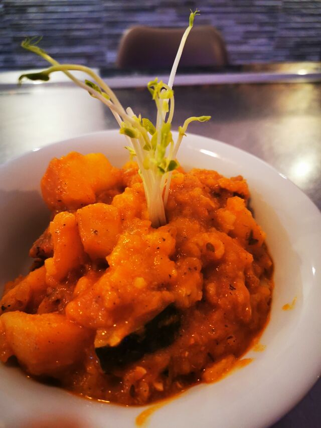 Estofado de montaña café Ciutat. 