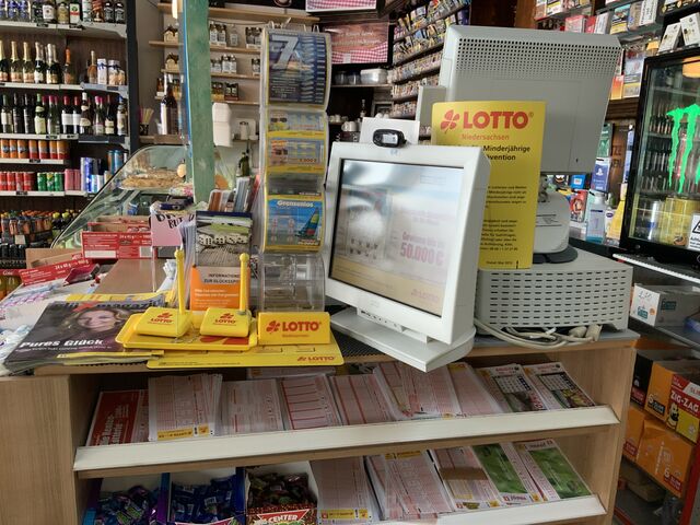 Lotto Annahmestelle. Spielteilnahme ab 18 Jahren. Glücksspiel kann süchtig machen !