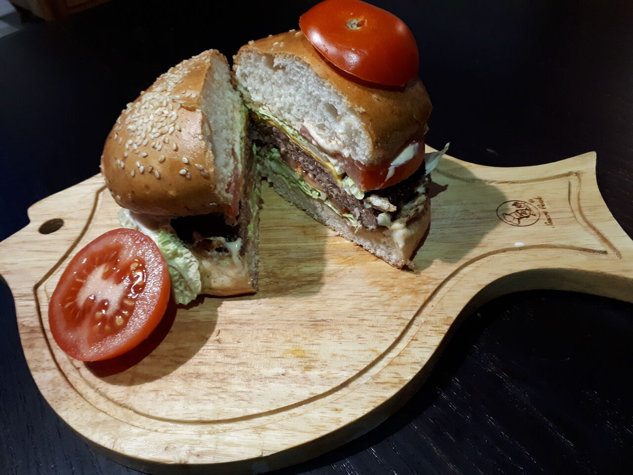 Burger zo 100% hovädzieho mäsa