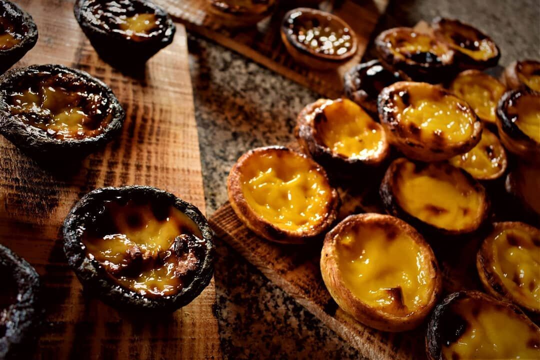 Deliciosos pastéis de nata. Só por encomenda e em dias certos. Quantidades mínimas de encomenda: caixa de 6