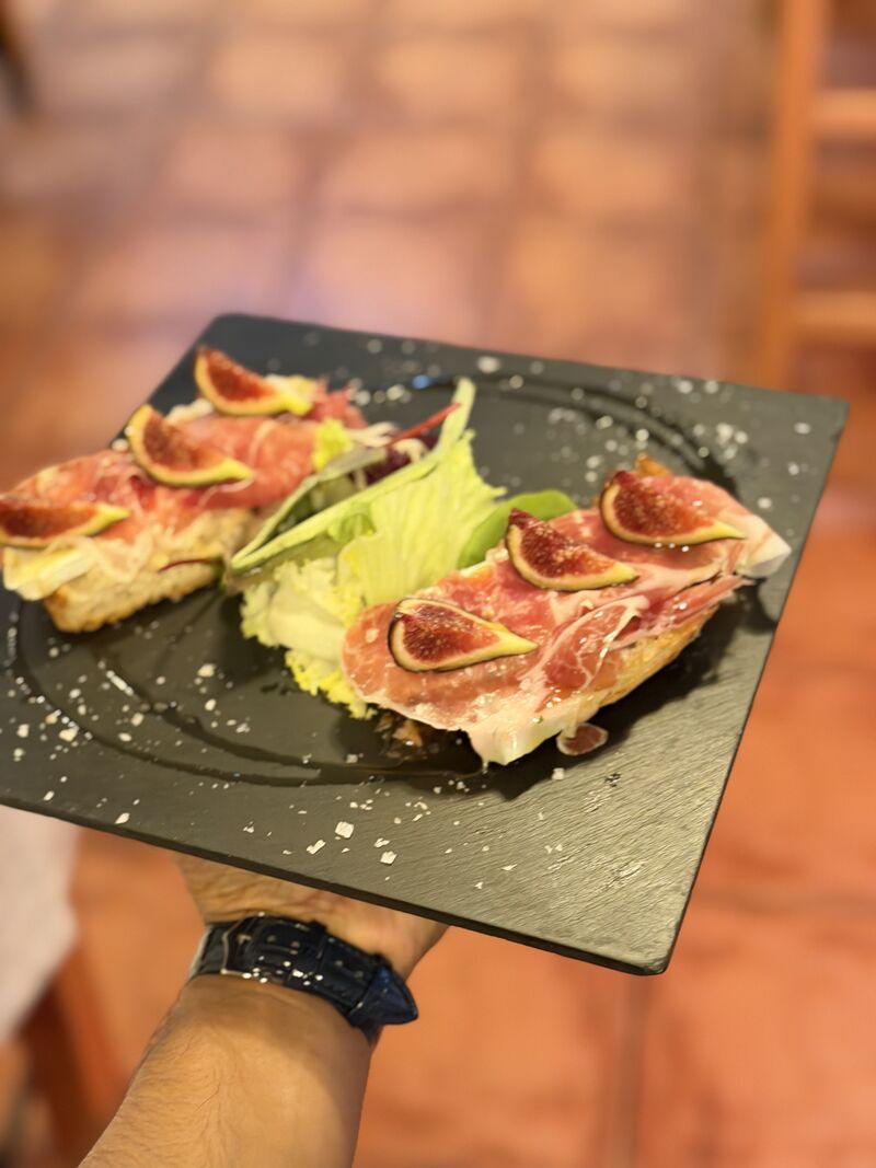 Coca de jamon