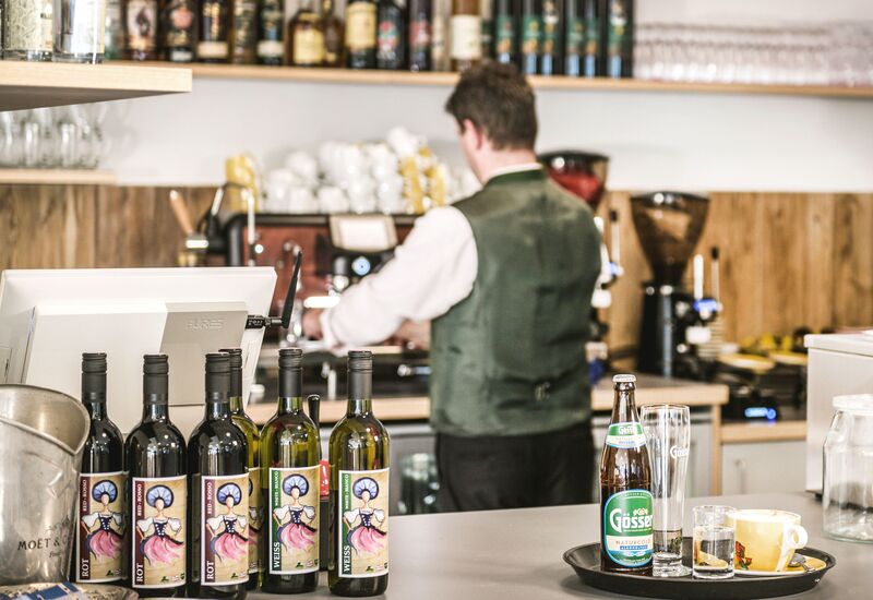 der Wirt in Action,,,,,,,,,,,,,,,,,,,,,,,,,,,,,,,,,,,,,,,,,,,,,,,,,der Wirt in Action,,,