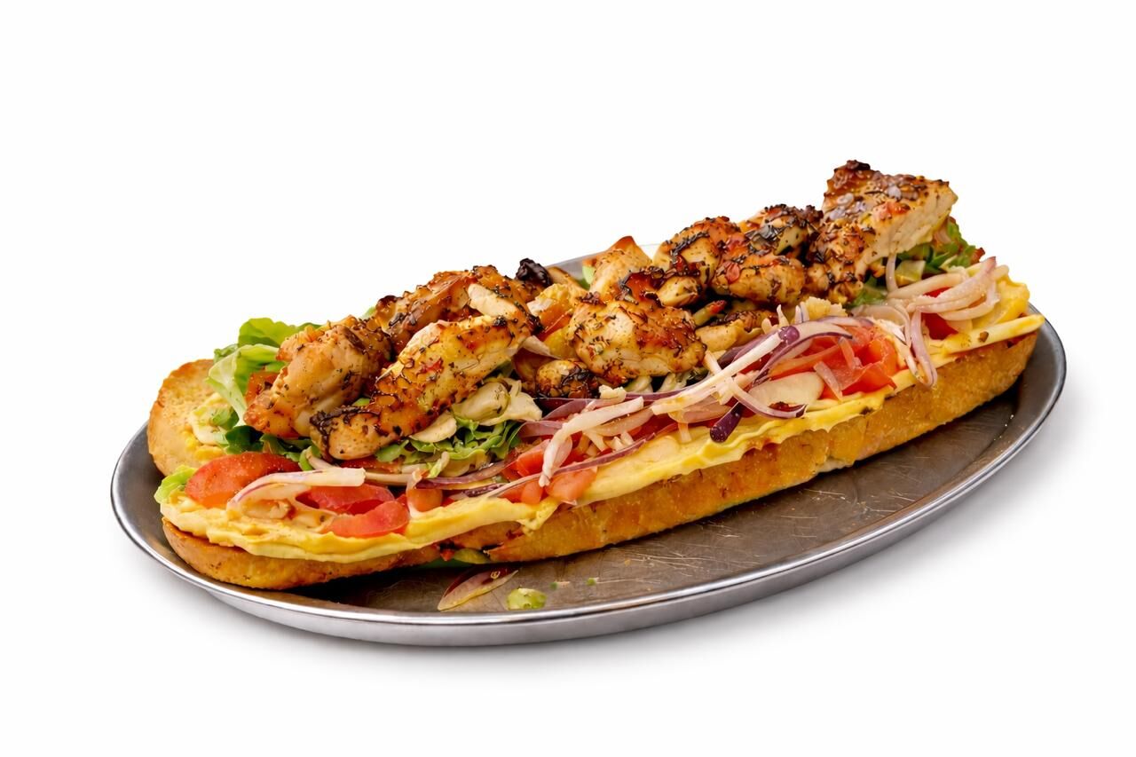 7. Baghetă cu Kebab de Pui și maioneză curry