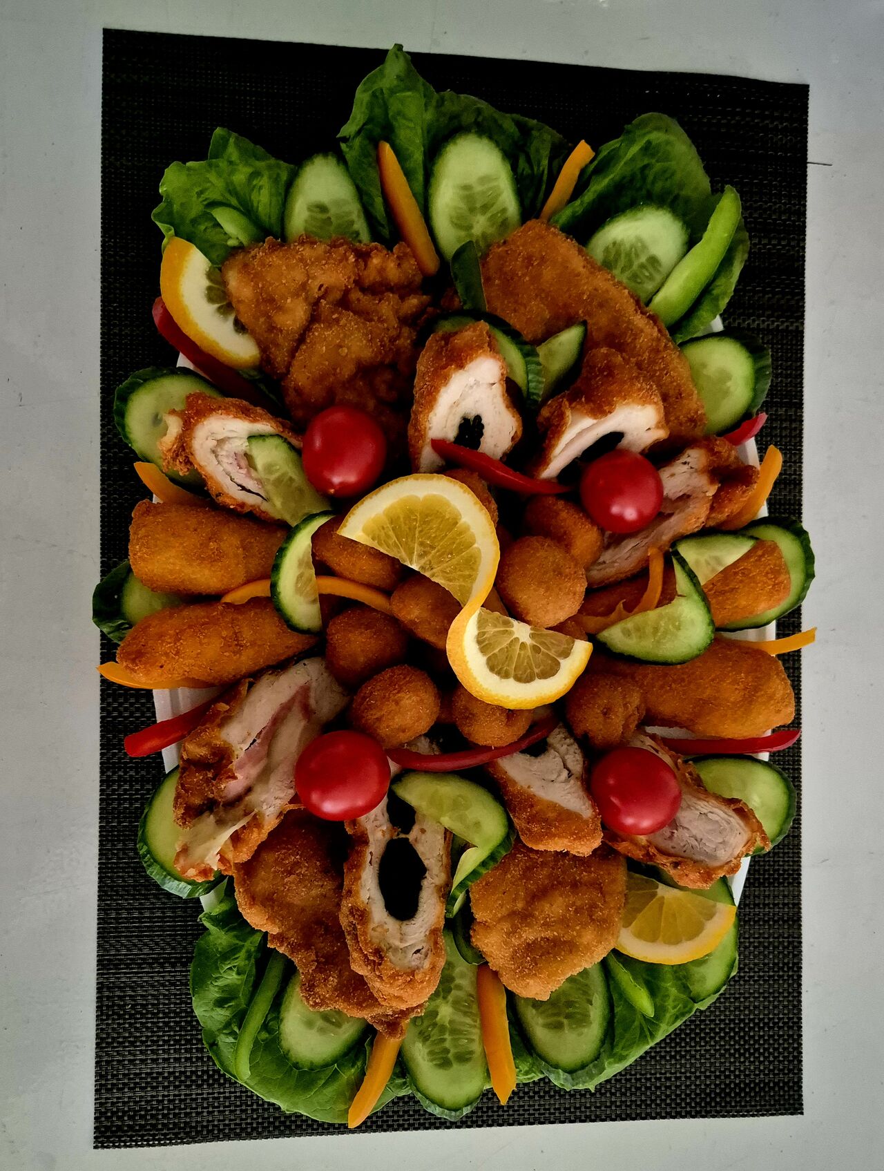 Hidegtálak rendelése előrendeléssel!