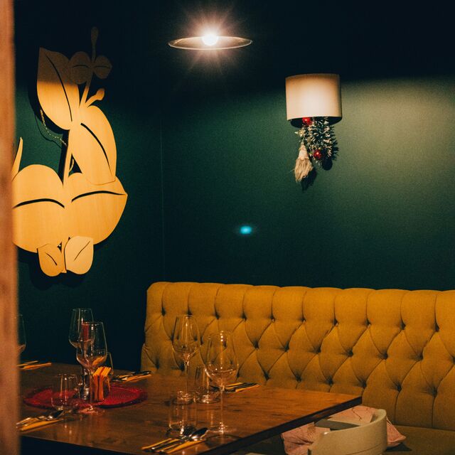 Kashmir Caffe & Restaurant